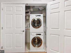 2101 Monroe N 107, Arlington VA 22207