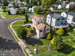 528 School House Lane, Willow Grove PA 19090