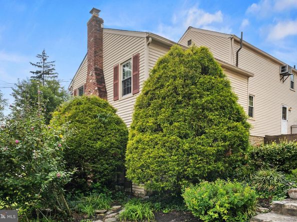 528 School House Lane, Willow Grove PA 19090