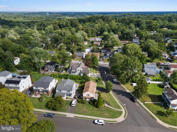 528 School House Lane, Willow Grove PA 19090