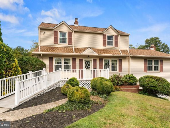 528 School House Lane, Willow Grove PA 19090