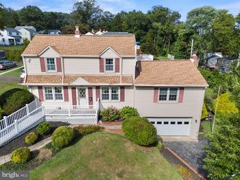 528 School House Lane