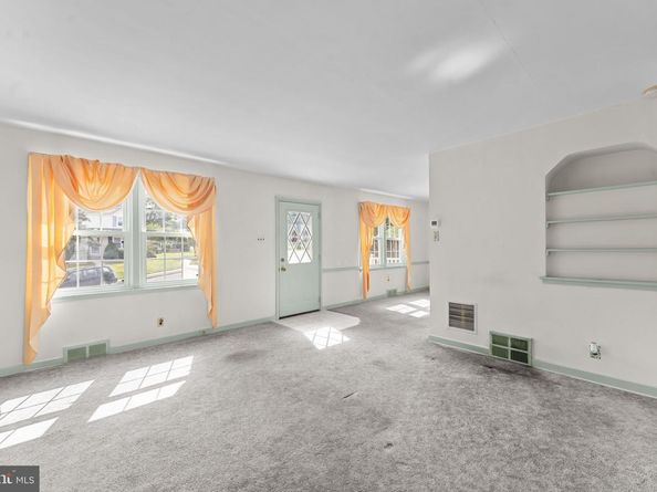 528 School House Lane, Willow Grove PA 19090