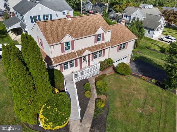 528 School House Lane, Willow Grove PA 19090