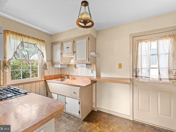 528 School House Lane, Willow Grove PA 19090