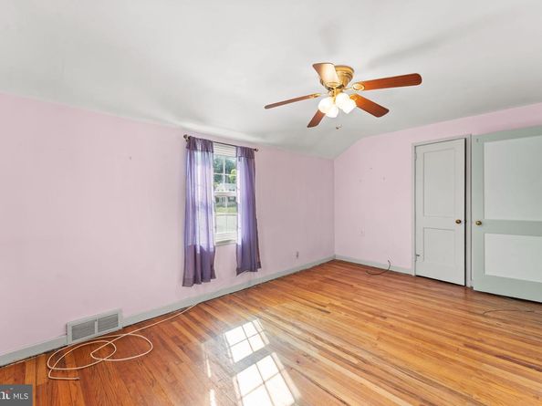 528 School House Lane, Willow Grove PA 19090