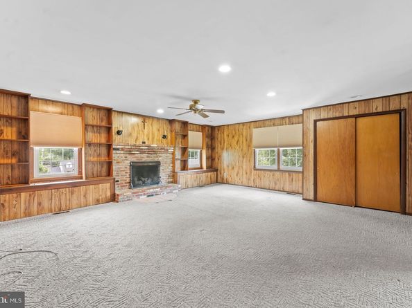 528 School House Lane, Willow Grove PA 19090