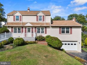 528 School House Lane, Willow Grove PA 19090