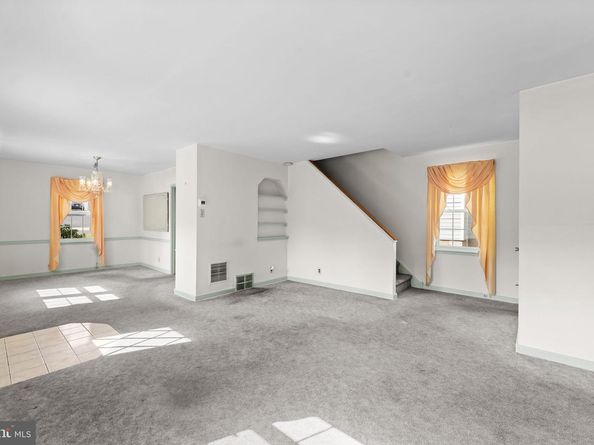 528 School House Lane, Willow Grove PA 19090