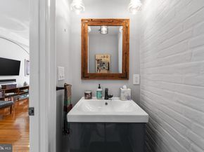 15 Seaton Place NE 2, Washington DC 20002