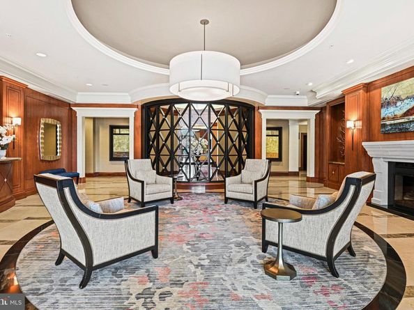 8220 Crestwood Heights Drive 412, Mclean VA 22102
