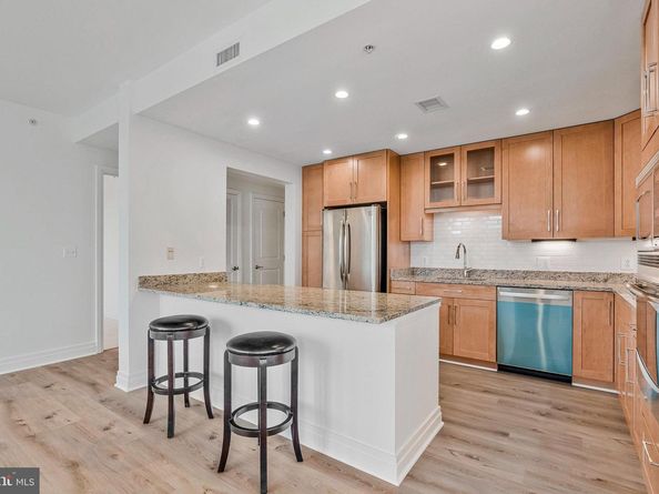 8220 Crestwood Heights Drive 412, Mclean VA 22102