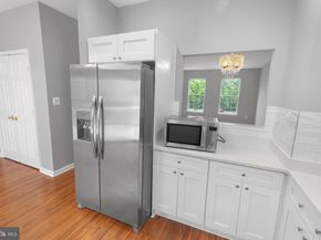 2447 Clover Field Circle, Herndon VA 20171