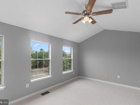 2447 Clover Field Circle, Herndon VA 20171