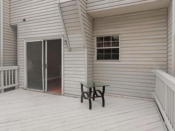 2447 Clover Field Circle, Herndon VA 20171
