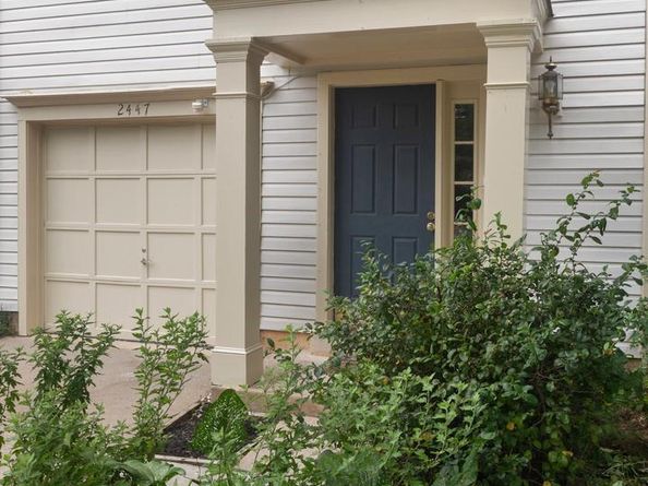 2447 Clover Field Circle, Herndon VA 20171
