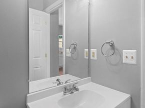 2447 Clover Field Circle, Herndon VA 20171