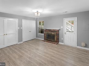 2447 Clover Field Circle, Herndon VA 20171