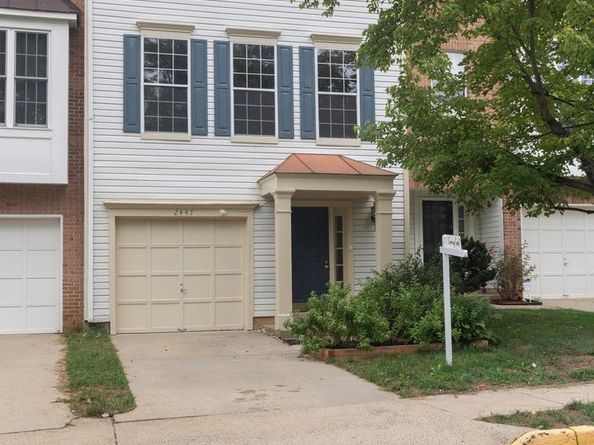 2447 Clover Field Circle, Herndon VA 20171