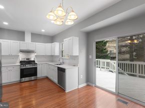 2447 Clover Field Circle, Herndon VA 20171