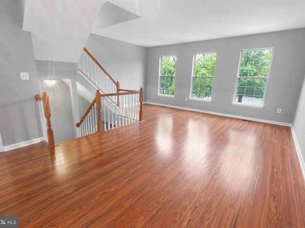2447 Clover Field Circle, Herndon VA 20171