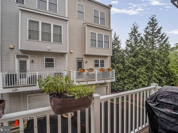 586 Regent Place NE, Washington DC 20017