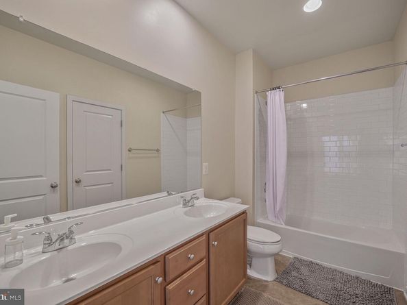 586 Regent Place NE, Washington DC 20017
