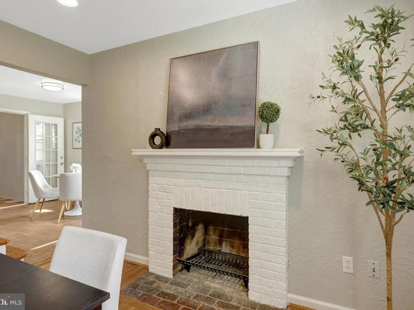 7004 Chestnut Avenue, Falls Church VA 22042