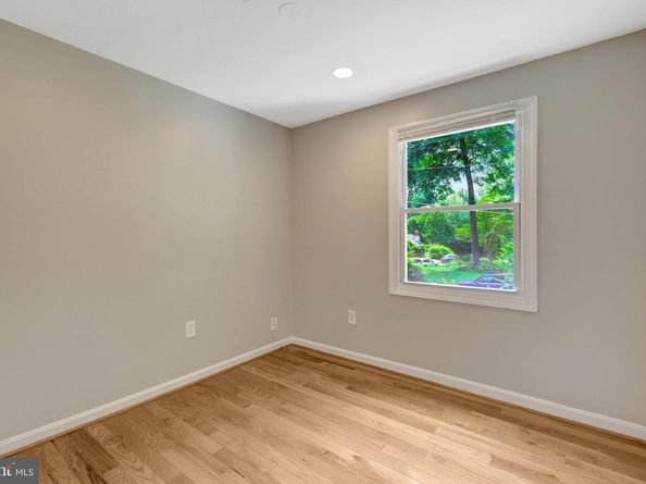 7004 Chestnut Avenue, Falls Church VA 22042