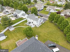 2732 Woodsview Drive, Bensalem PA 19020
