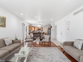 2732 Woodsview Drive, Bensalem PA 19020