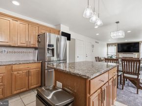 2732 Woodsview Drive, Bensalem PA 19020
