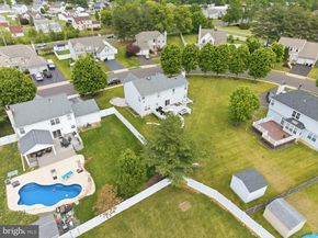2732 Woodsview Drive, Bensalem PA 19020