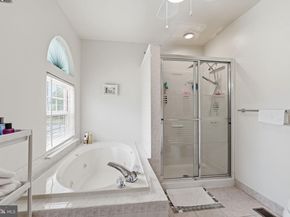 2732 Woodsview Drive, Bensalem PA 19020