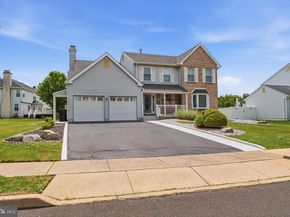 2732 Woodsview Drive, Bensalem PA 19020