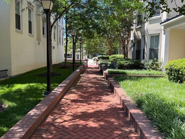 910 Powhatan Street 304S, Alexandria VA 22314