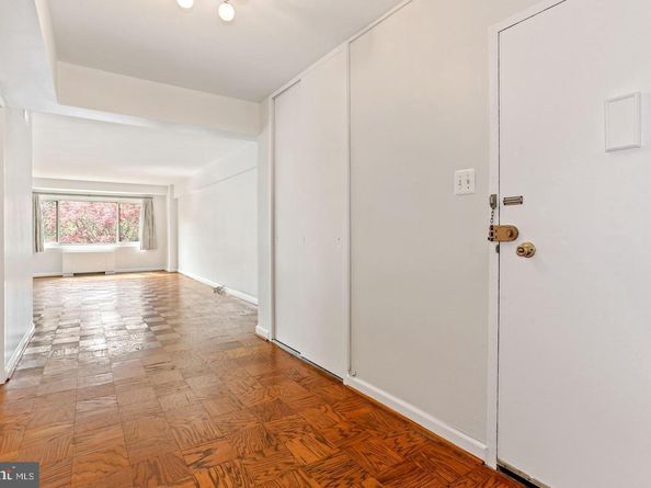 4201 Cathedral Avenue NW 215W, Washington DC 20016