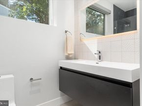 2841 Edgelea Road, Vienna VA 22181