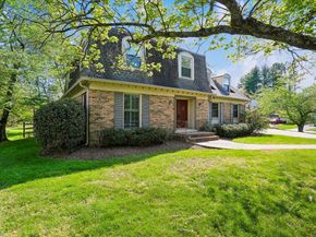 8200 W Gainsborough Court, Potomac MD 20854