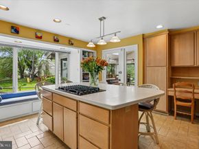 8200 W Gainsborough Court, Potomac MD 20854