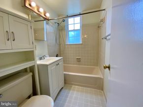 2007 Key Boulevard 586, Arlington VA 22201