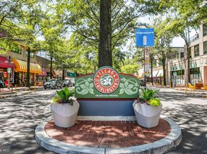 4560 Strutfield Lane 1212, Alexandria VA 22311