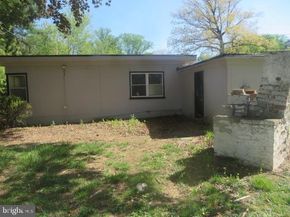 8200 Cheltenham Avenue, Glenside PA 19038