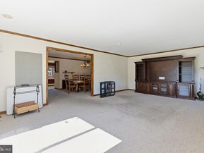 154 Pinewood Drive, Levittown PA 19054