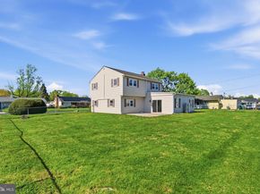 154 Pinewood Drive, Levittown PA 19054