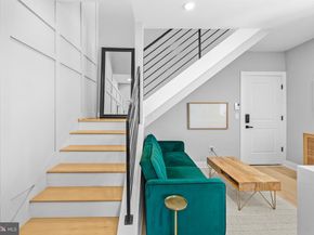 1915 H St NE PH1, Washington DC 20002