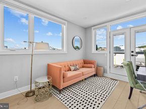 1915 H St NE PH1, Washington DC 20002