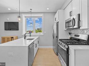 1915 H St NE PH1, Washington DC 20002