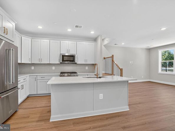 142 Pepperell Street, Alexandria VA 22304