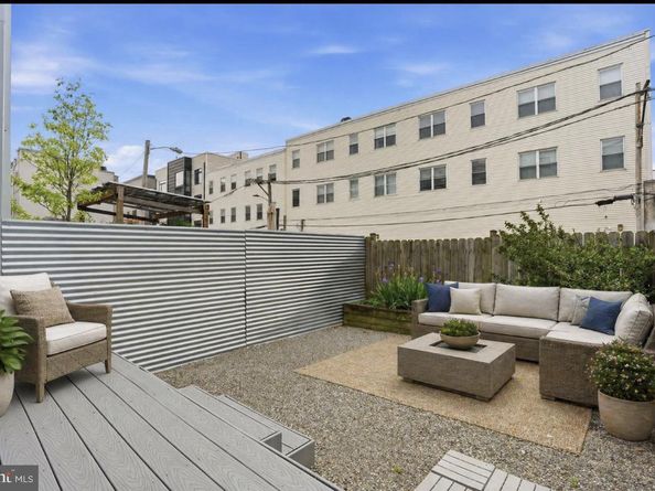 1734 Folsom Street, Philadelphia PA 19130